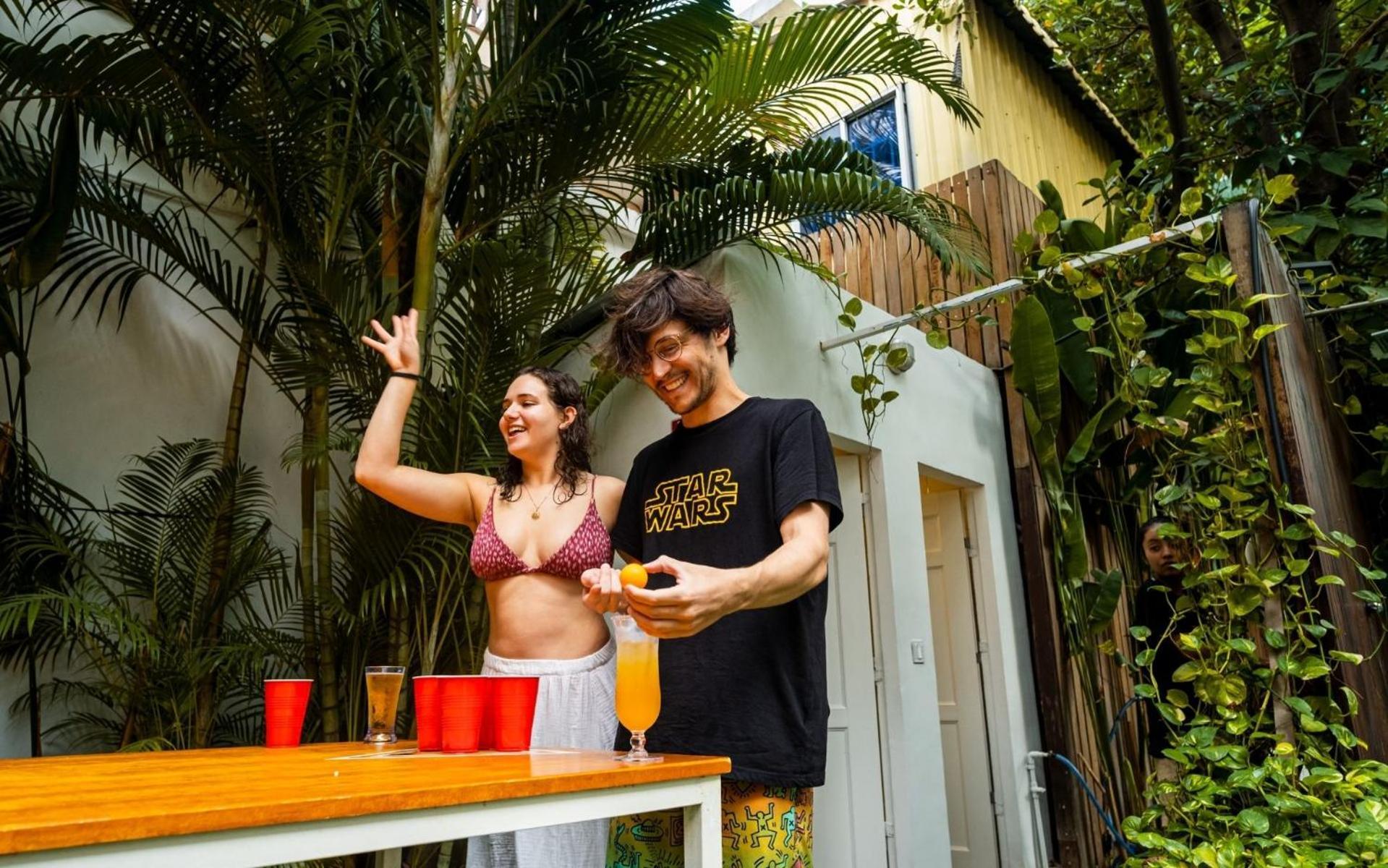 Mad Monkey Hostel Phnom Penh Exterior photo